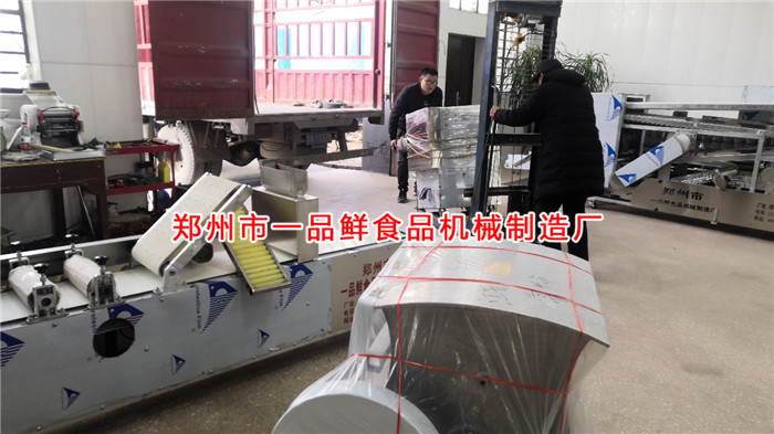 江蘇常州的客戶(hù)訂購(gòu)的全套3型燴面機(jī)發(fā)貨了(圖1)