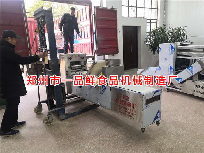 江蘇常州的客戶(hù)訂購(gòu)的全套3型燴面機(jī)發(fā)貨了(圖2)